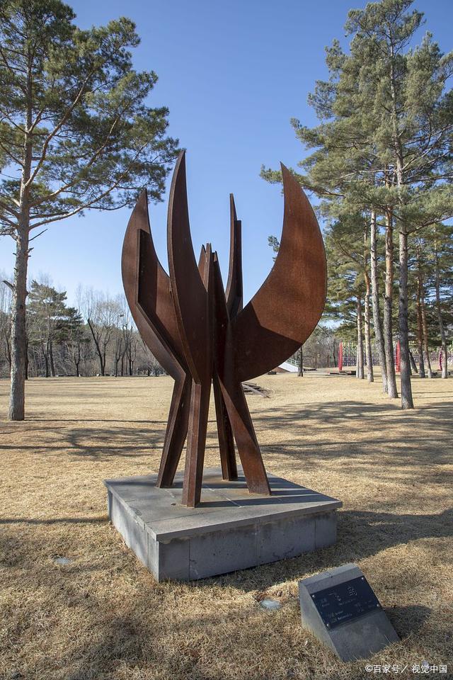 板桥镇锈钢板雕塑